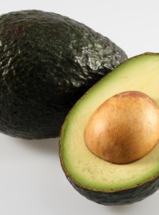 manger-avocat-permet-eviter-grignotage-140114376